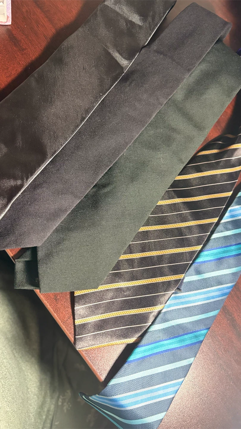 Bundle of 4 Men's Ties