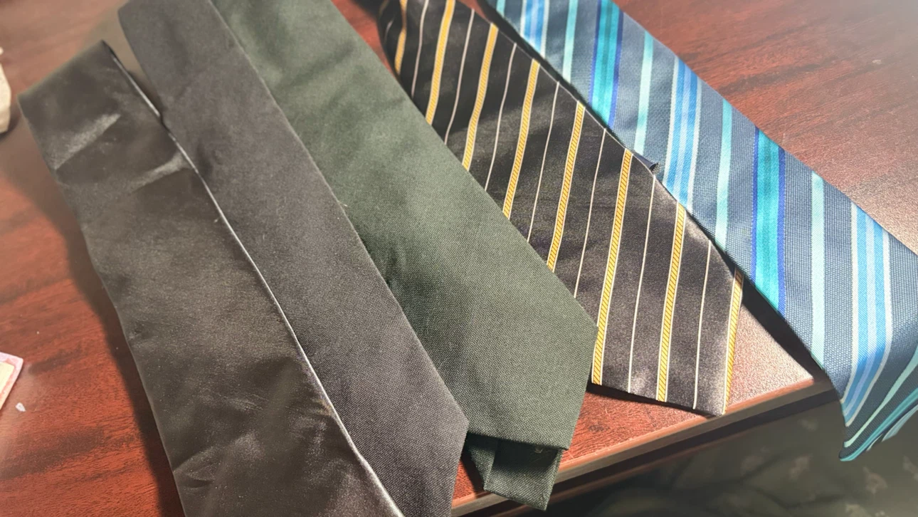 Bundle of 4 Men's Ties - photo 2