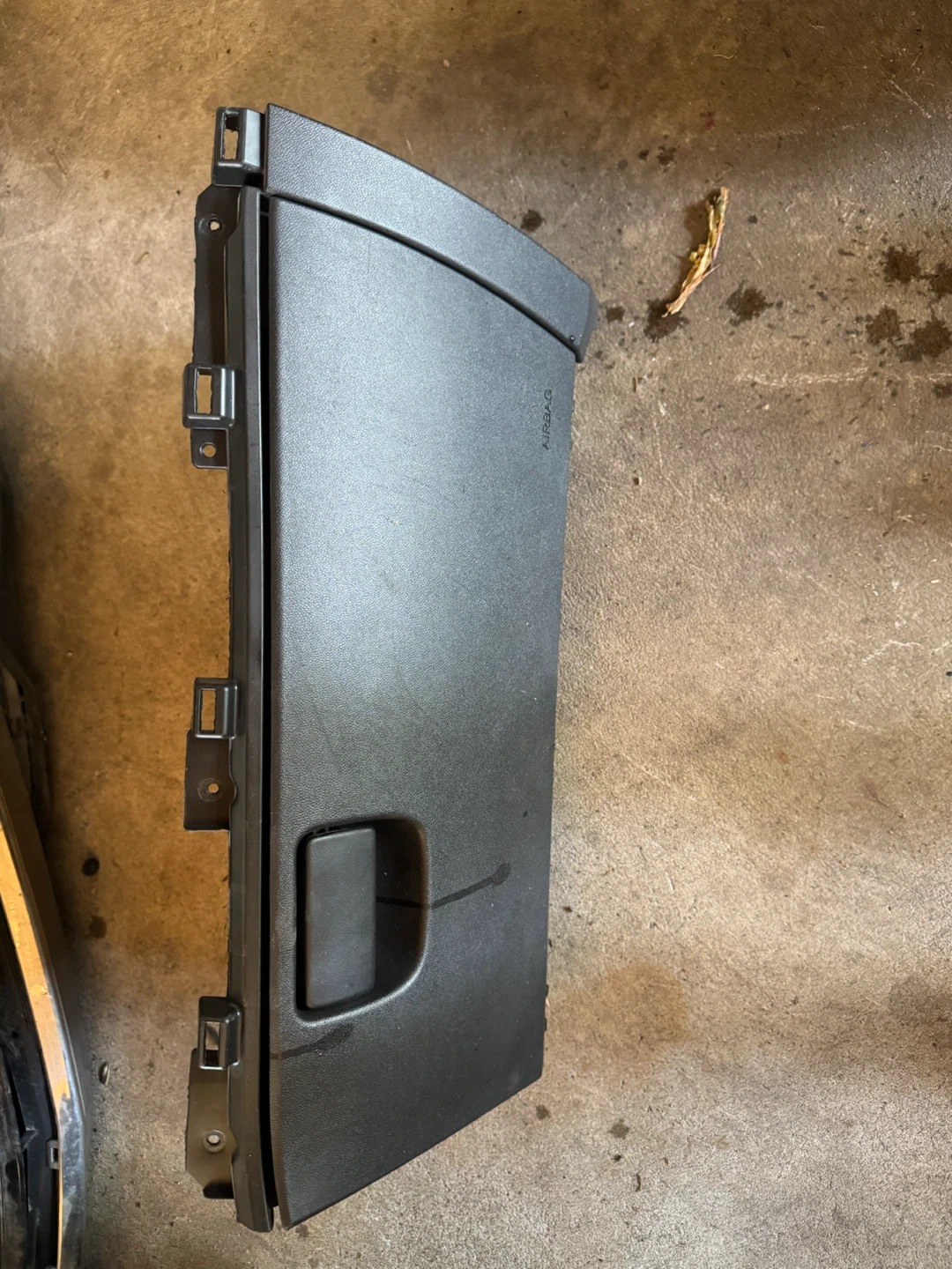 glove box assembly