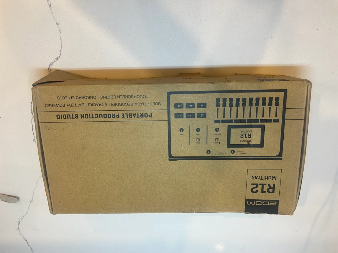 ZOOM R12 MultiTrak Portable Production Studio