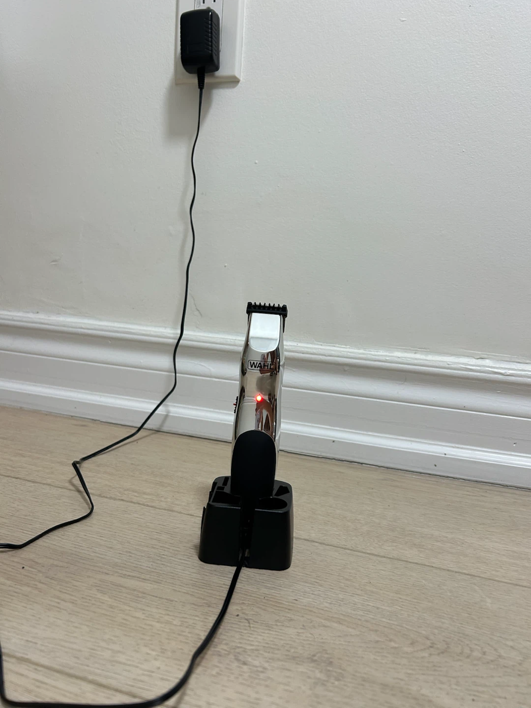 Wahl Cordless Hair Clipper - photo 2