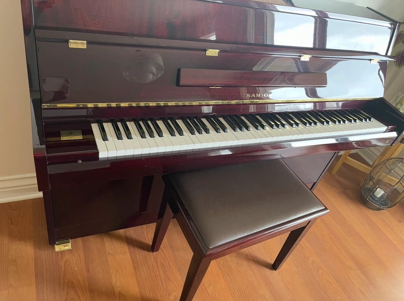 Samick Upright Piano Su-105 with Bench