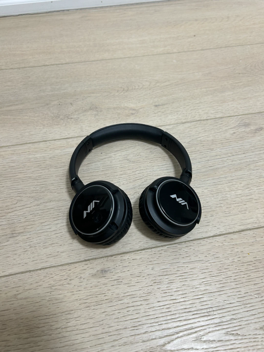 Nia Black Wireless Headphones - photo 2
