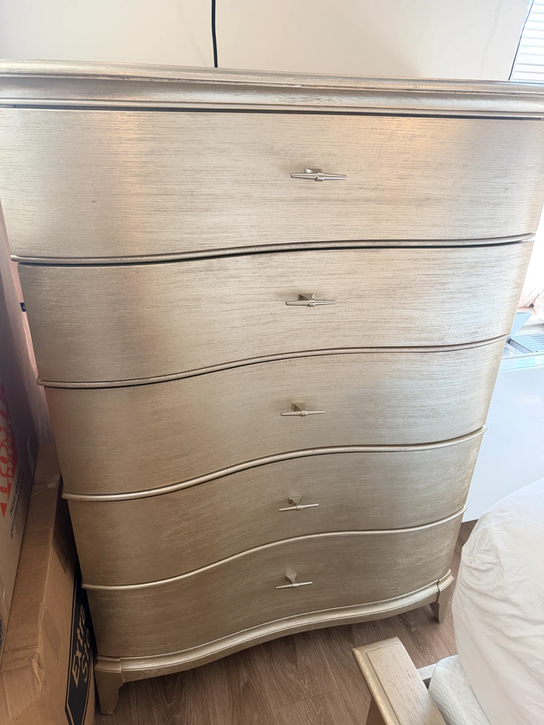 King Bed frame & 5 Drawer Chest - photo 3