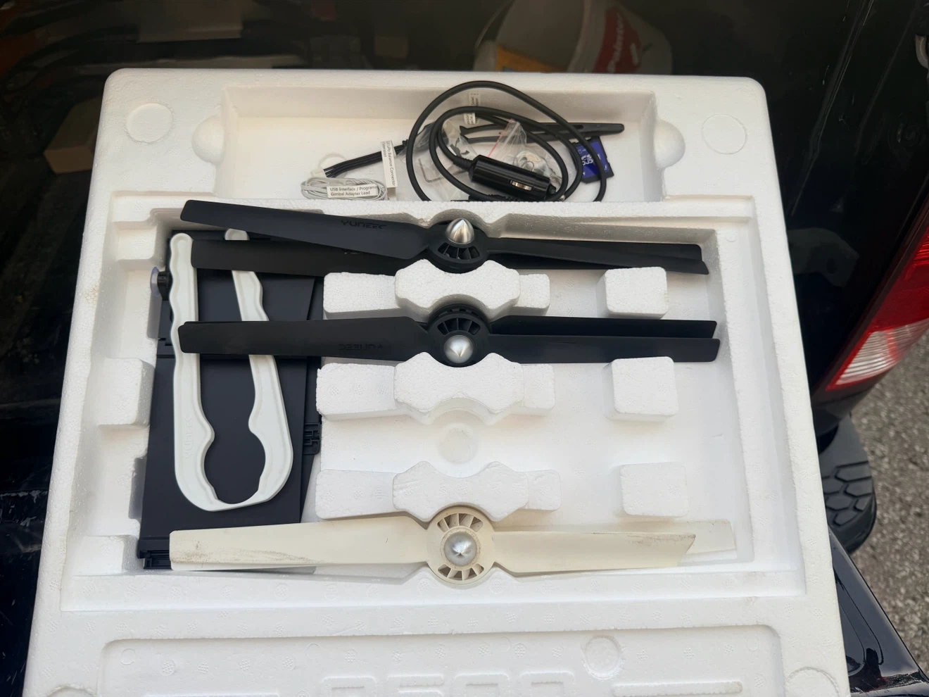 Yuneec Typhoon Q500+ Drone with Case and Accessories - photo 3
