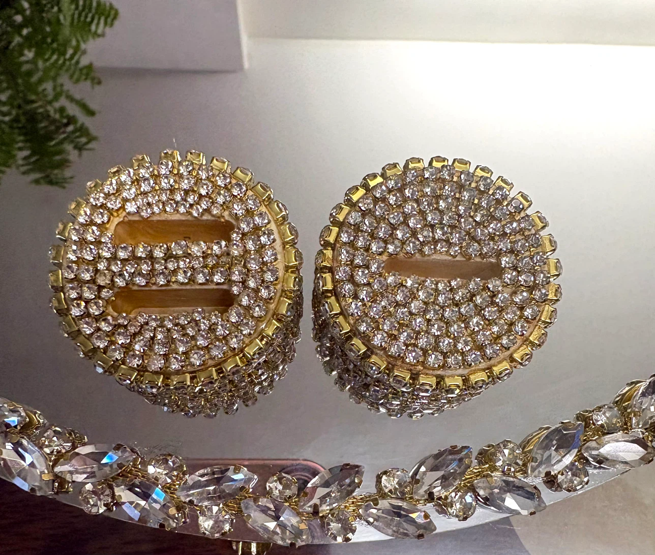 Round mirror tray with gold glass crystal rhinestone trim - photo 3