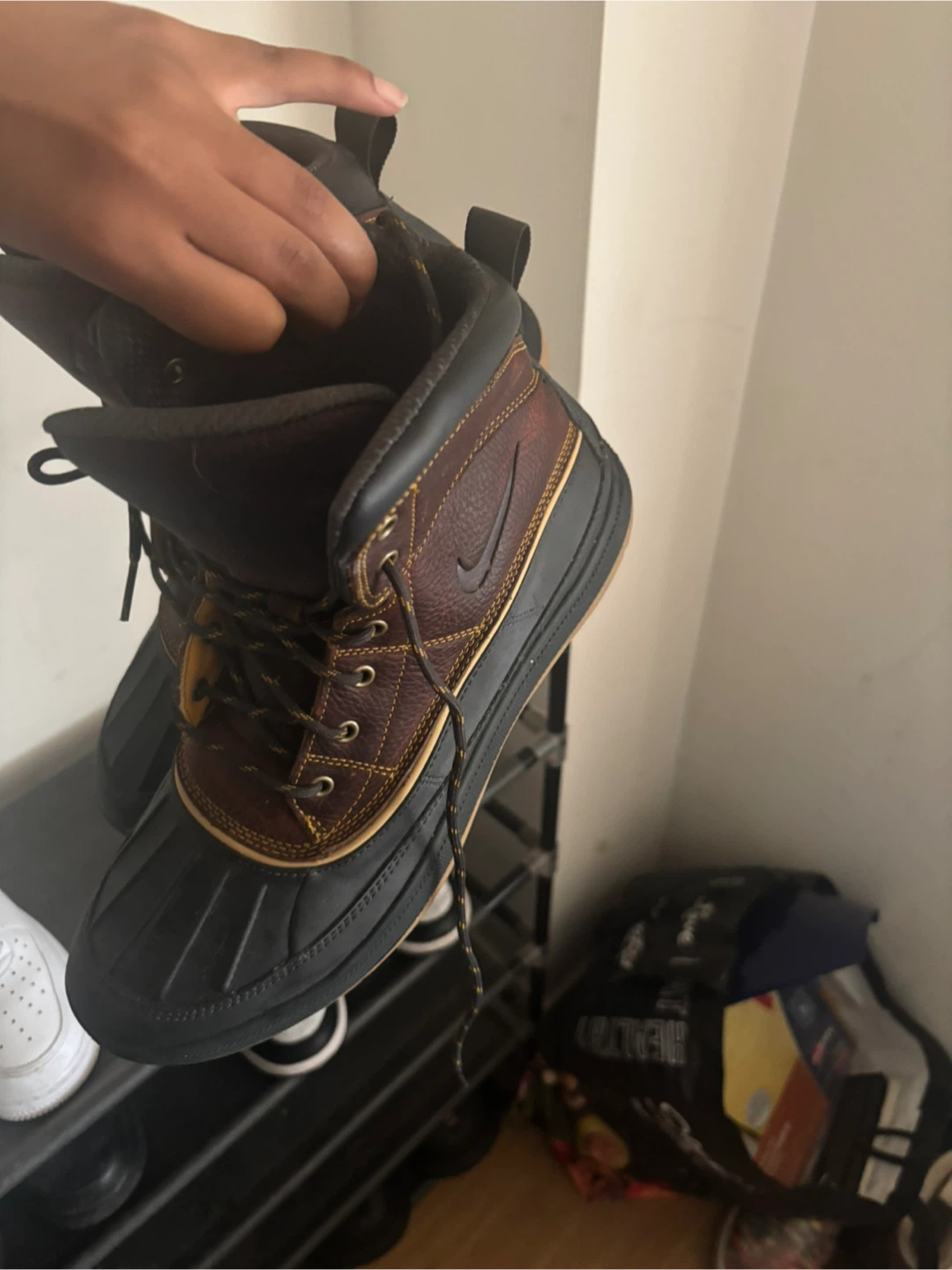 Nike ACG Brown & Black Winter Boots - photo 2