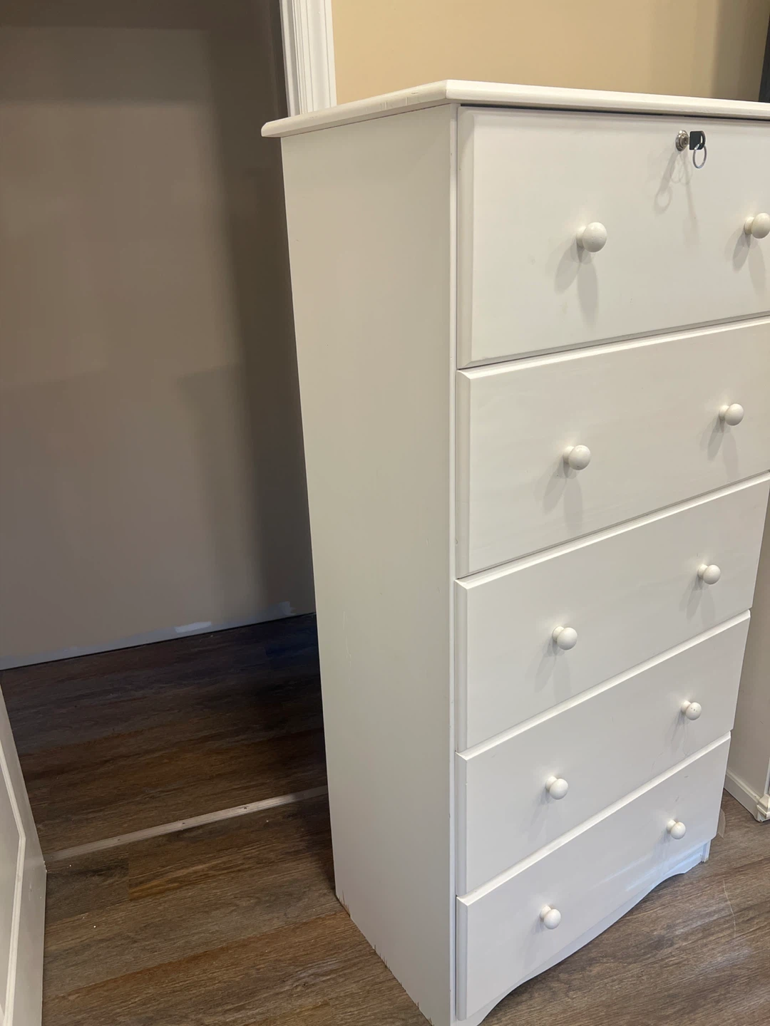 White 5-Drawer Chest with Lock - photo 5