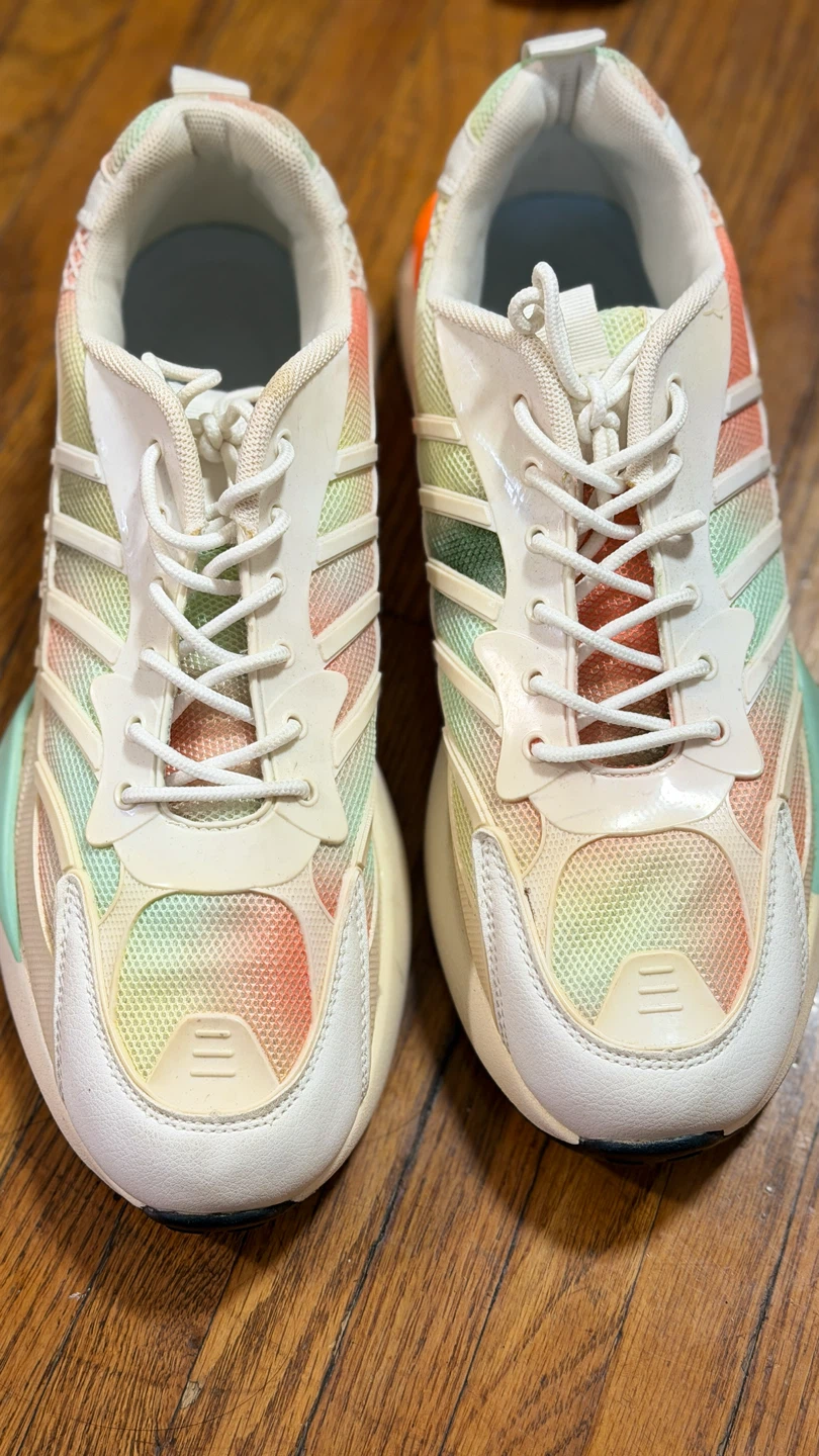 Men shoe size 11/43