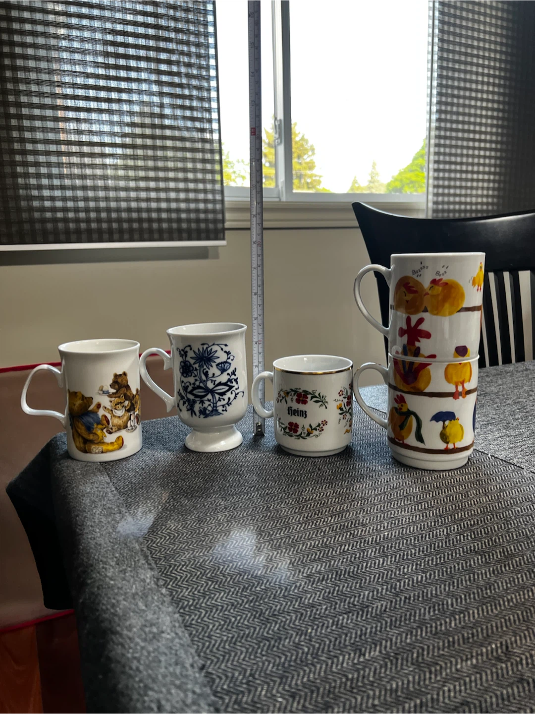 Mixed Lot of 5 Mugs with Various Designs - photo 3