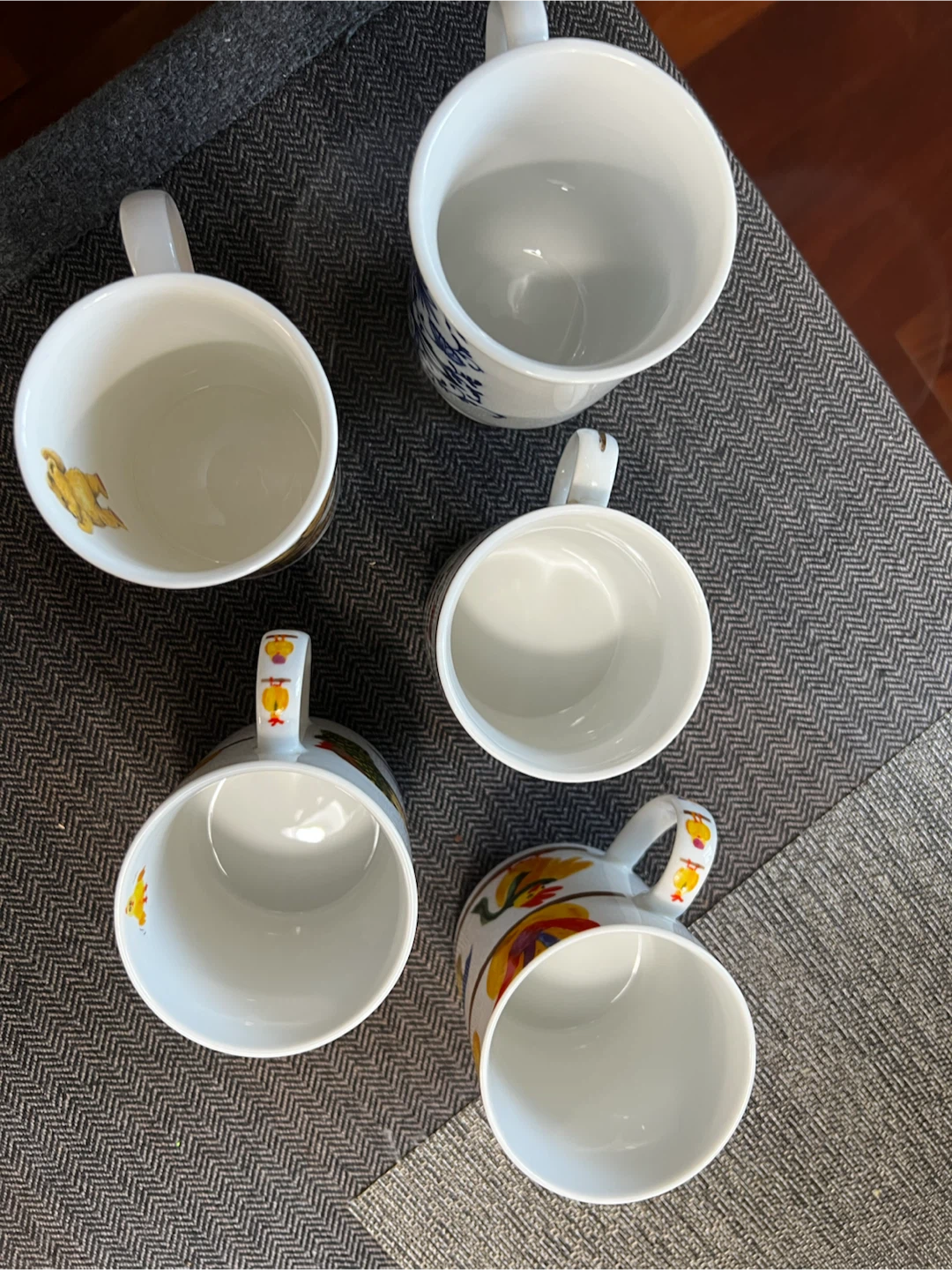 Mixed Lot of 5 Mugs with Various Designs - photo 4