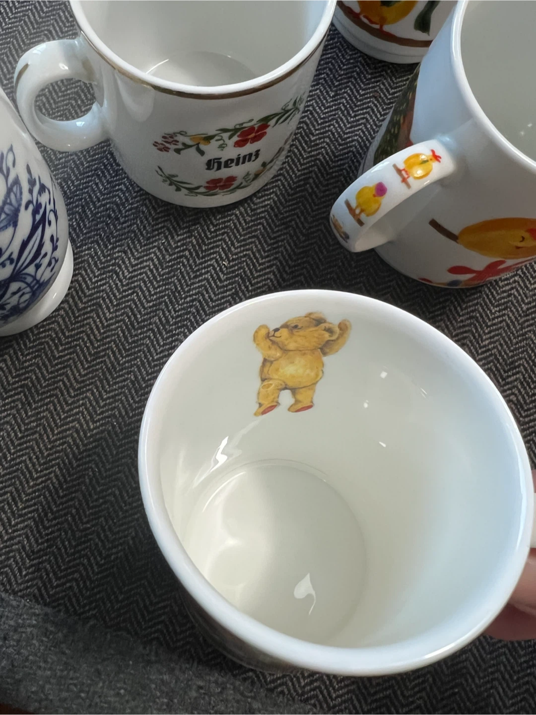 Mixed Lot of 5 Mugs with Various Designs - photo 5