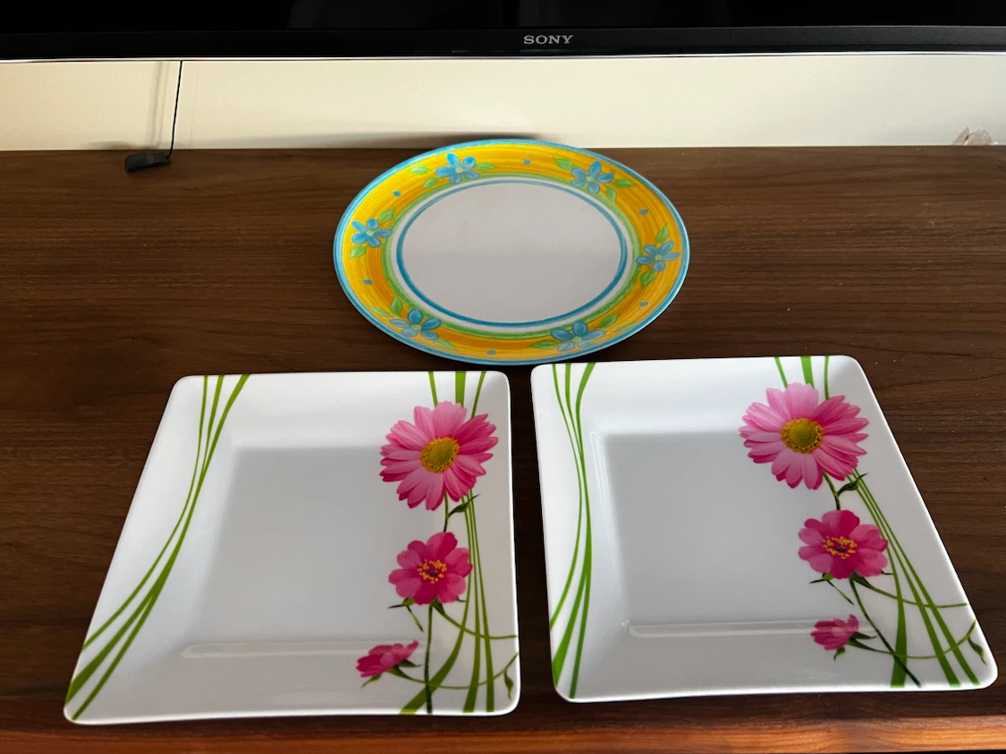 Set of 3 Floral Plates