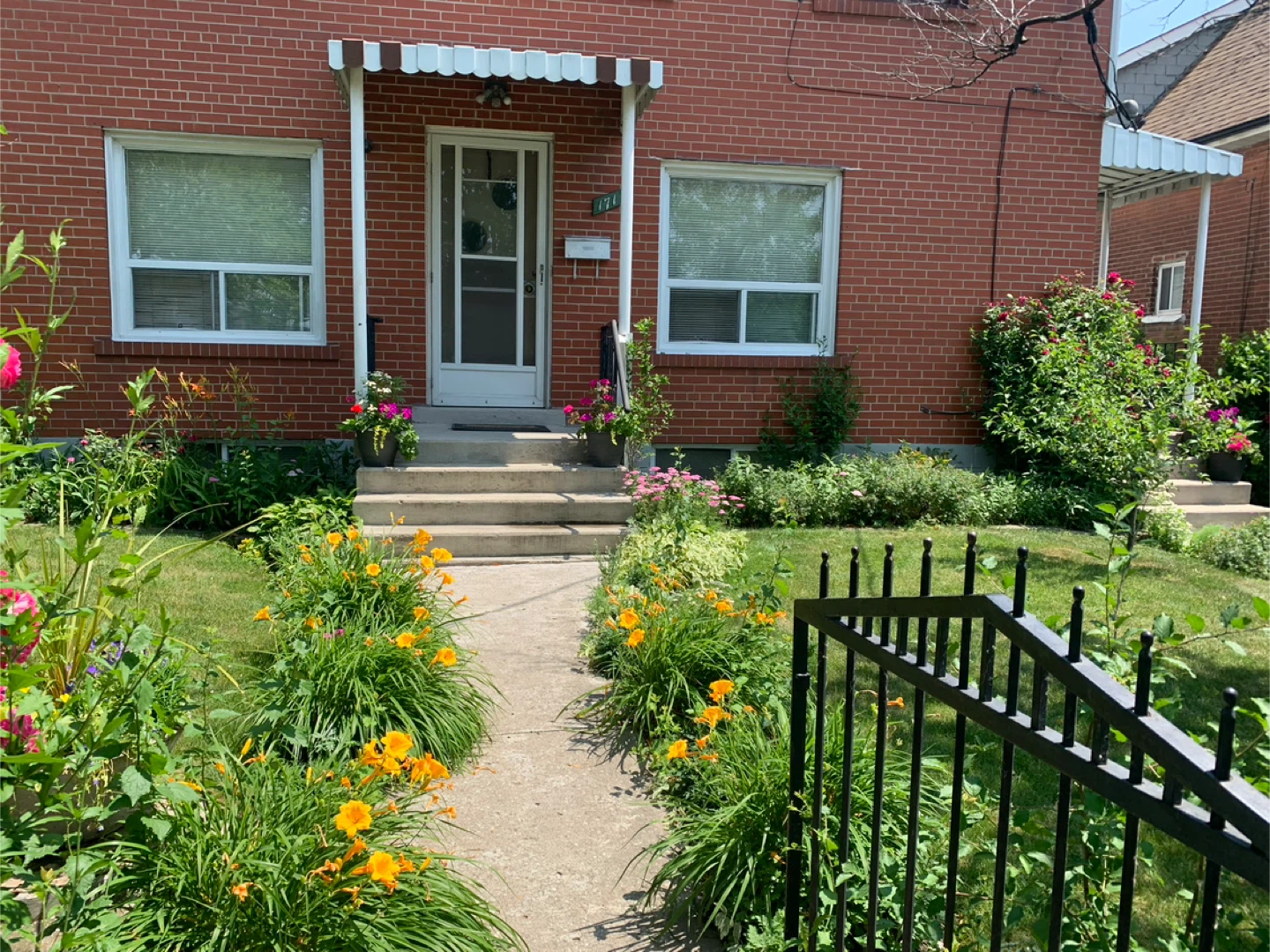 Private spacious 1 bedrm apt.SINGLE or Couple  Sept 30 - photo 5