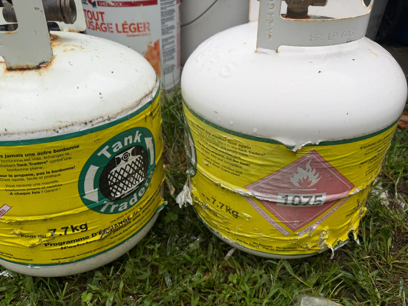 Propane Tanks-15$ each - more than half - photo 3