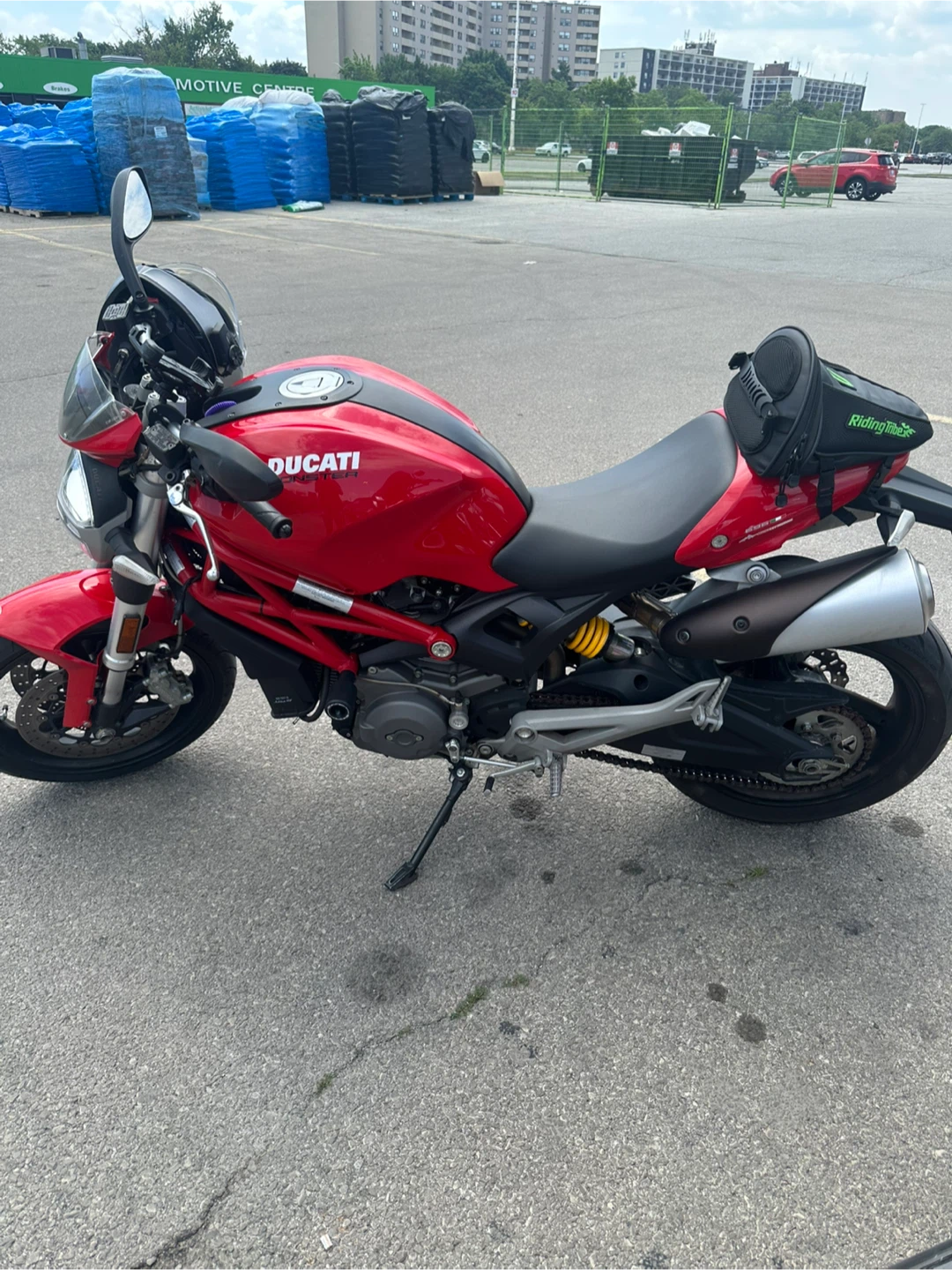 2012 Ducati Monster 696 - photo 2