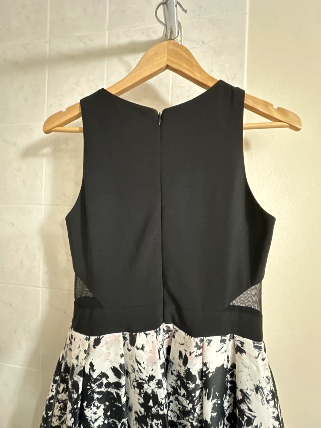 Black & White Floral Skater Dress - photo 4