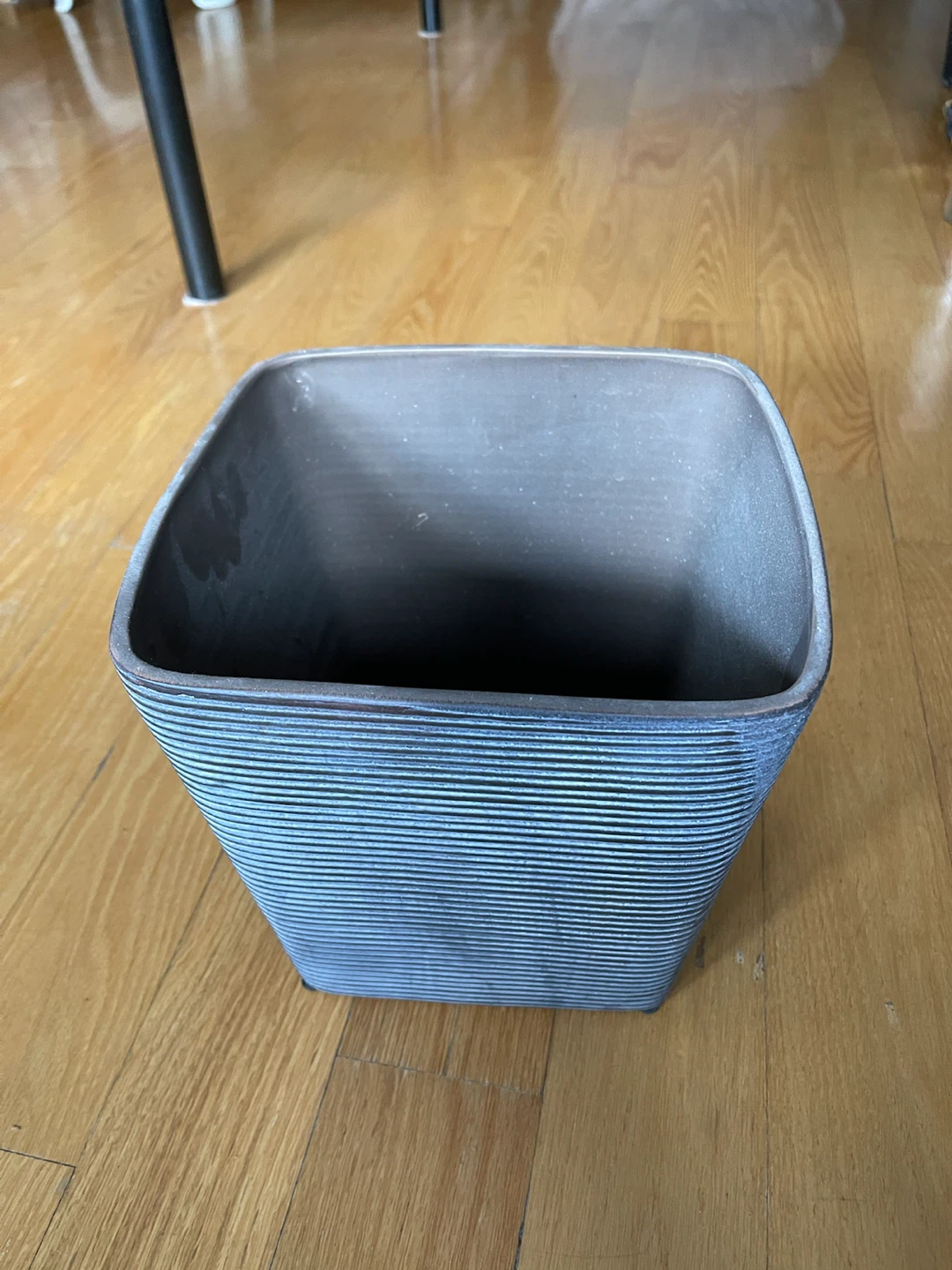 Square planter pot