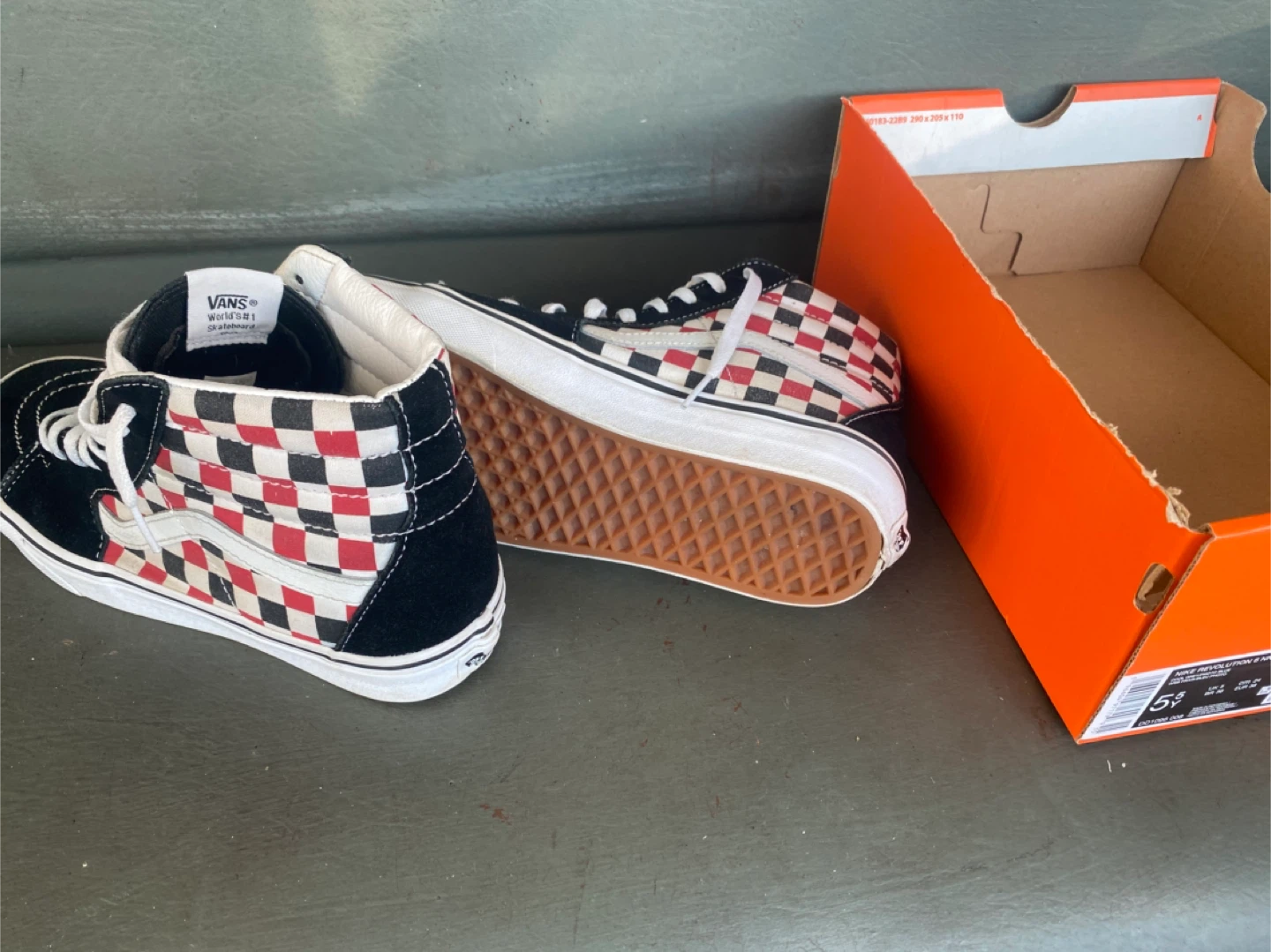 Brand new Youth sneakers size 5 - photo 2