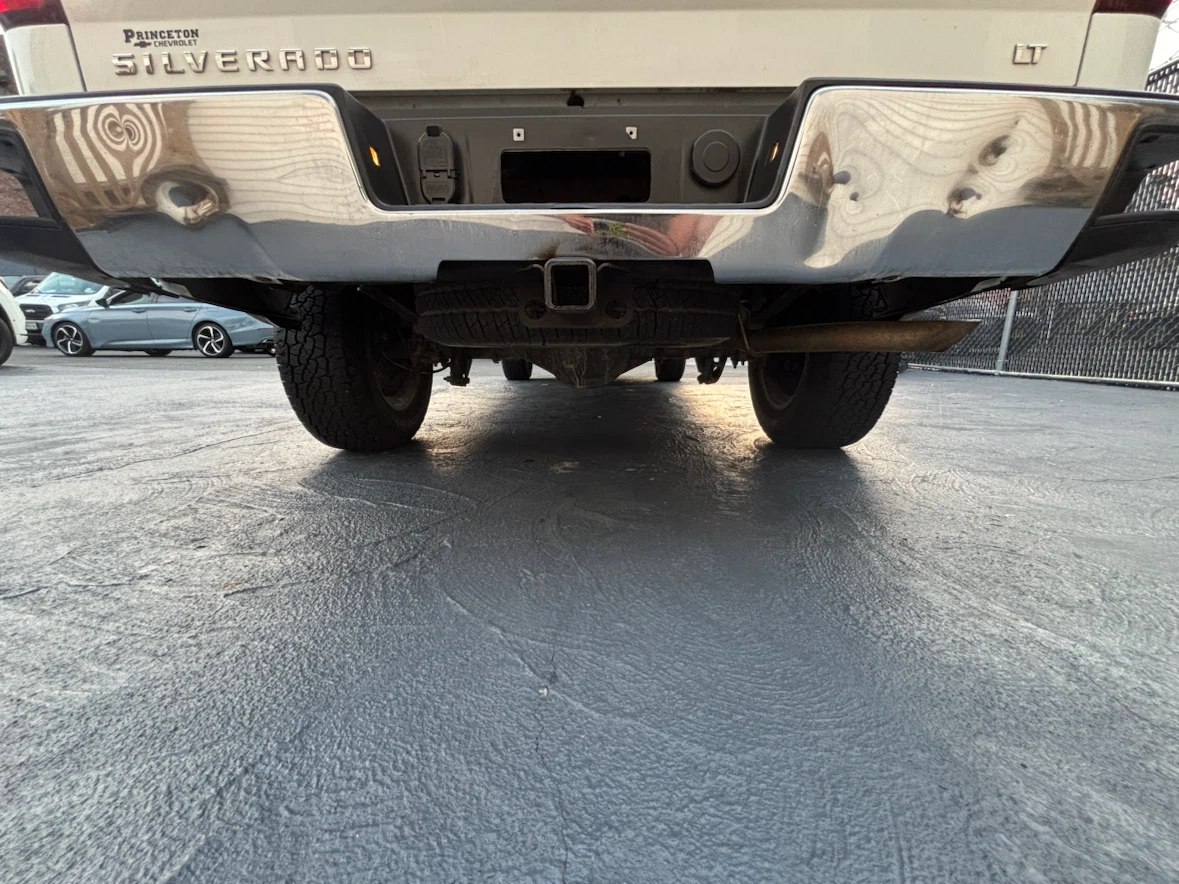 White Chevrolet Silverado LT 4x4 Pickup Truck - photo 5
