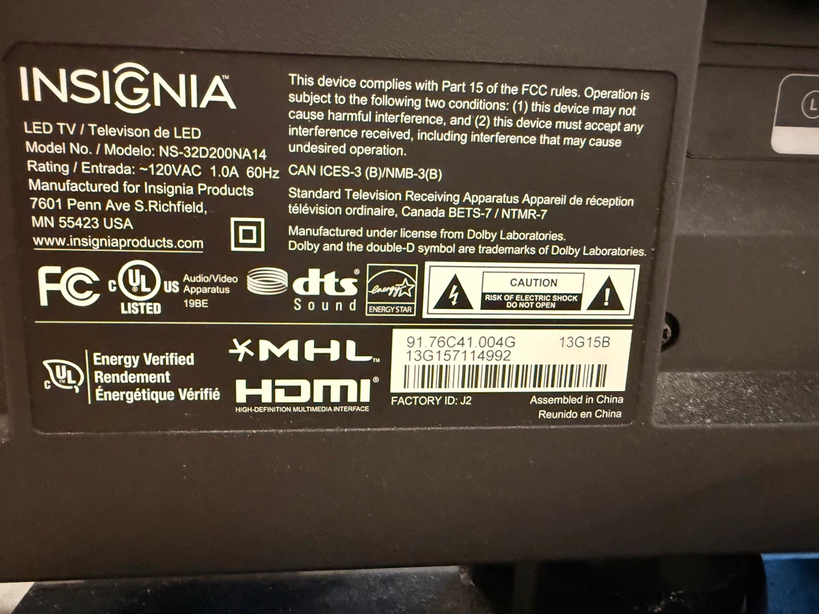 Insignia 32" LED TV $20 - photo 4