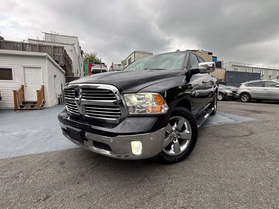 Black Ram 1500 5.7 HEMI