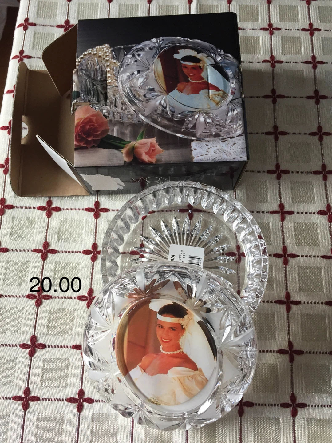 Crystal with Bride Photo Frame container