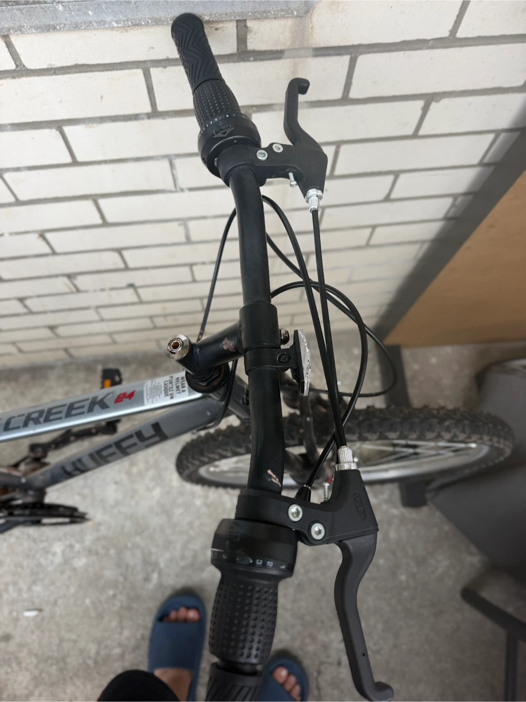 HUFFY Rock Creek 24" Mountain Bike - photo 4