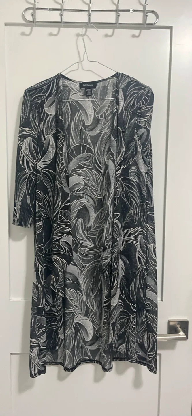 R&M Richards Black & White Leaf Print Duster Cardigan Size 14 - photo 5
