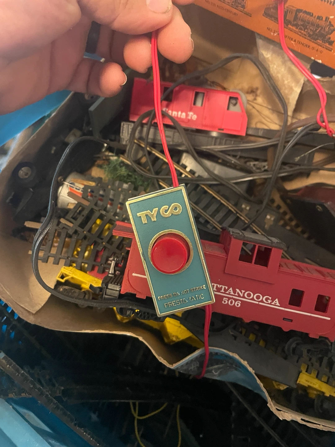 Tyco HO Train Set with Chattanooga Caboose and Locomotives - photo 5