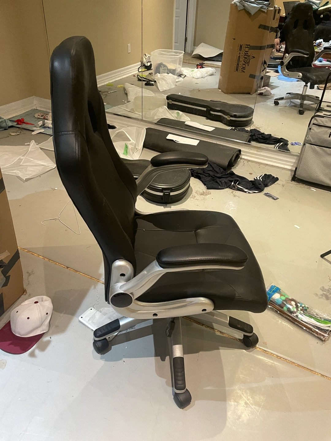 Black Gaming Chair - photo 2