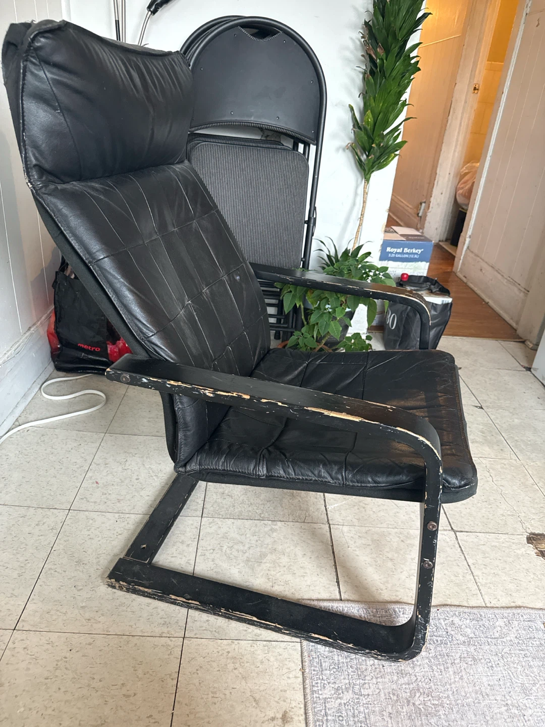 Black Leather Accent Chair - photo 2