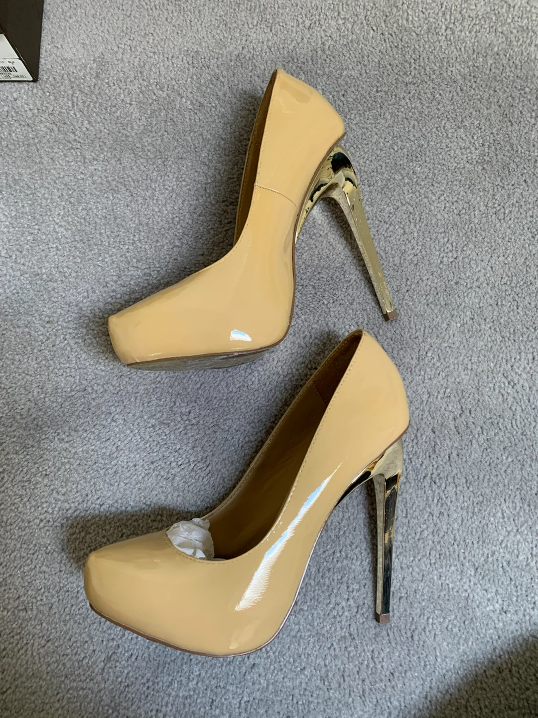 Bebe pumps