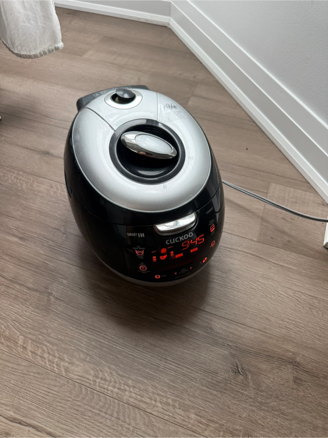 CUCKOO CRP-HZ06 Fuzzy Series 1.08L Rice Cooker