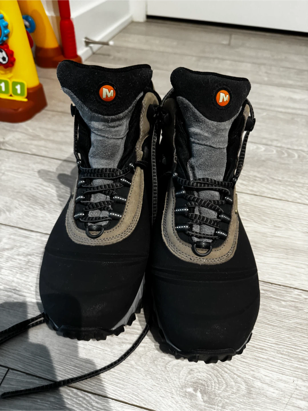 Merrell Winter Boots size 9