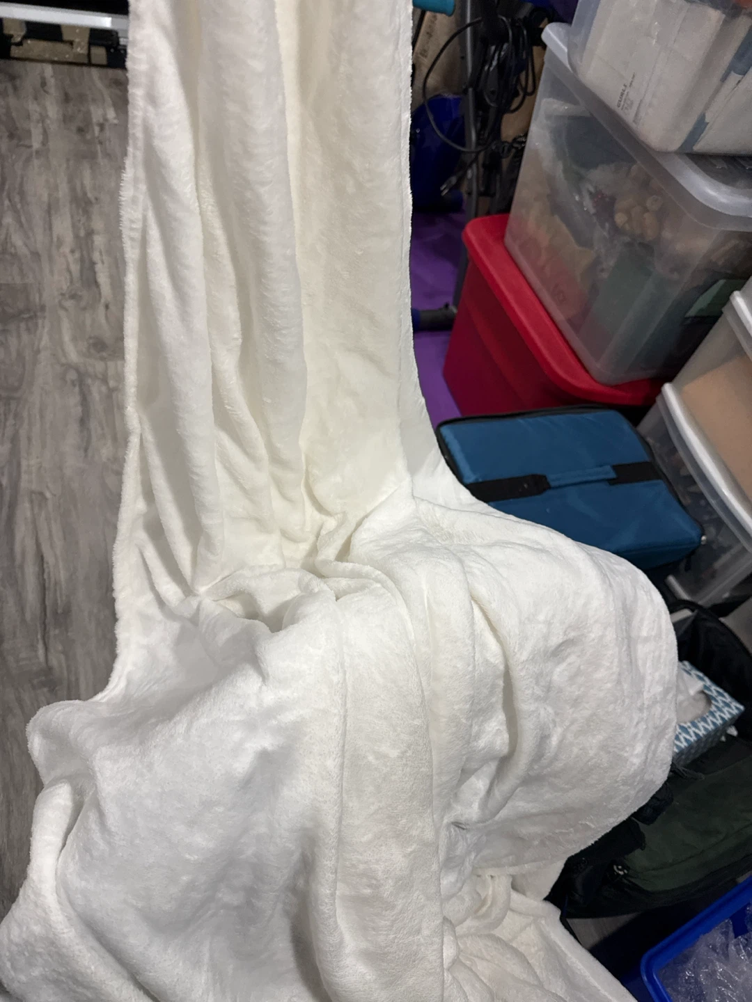 Erica Blanket - White