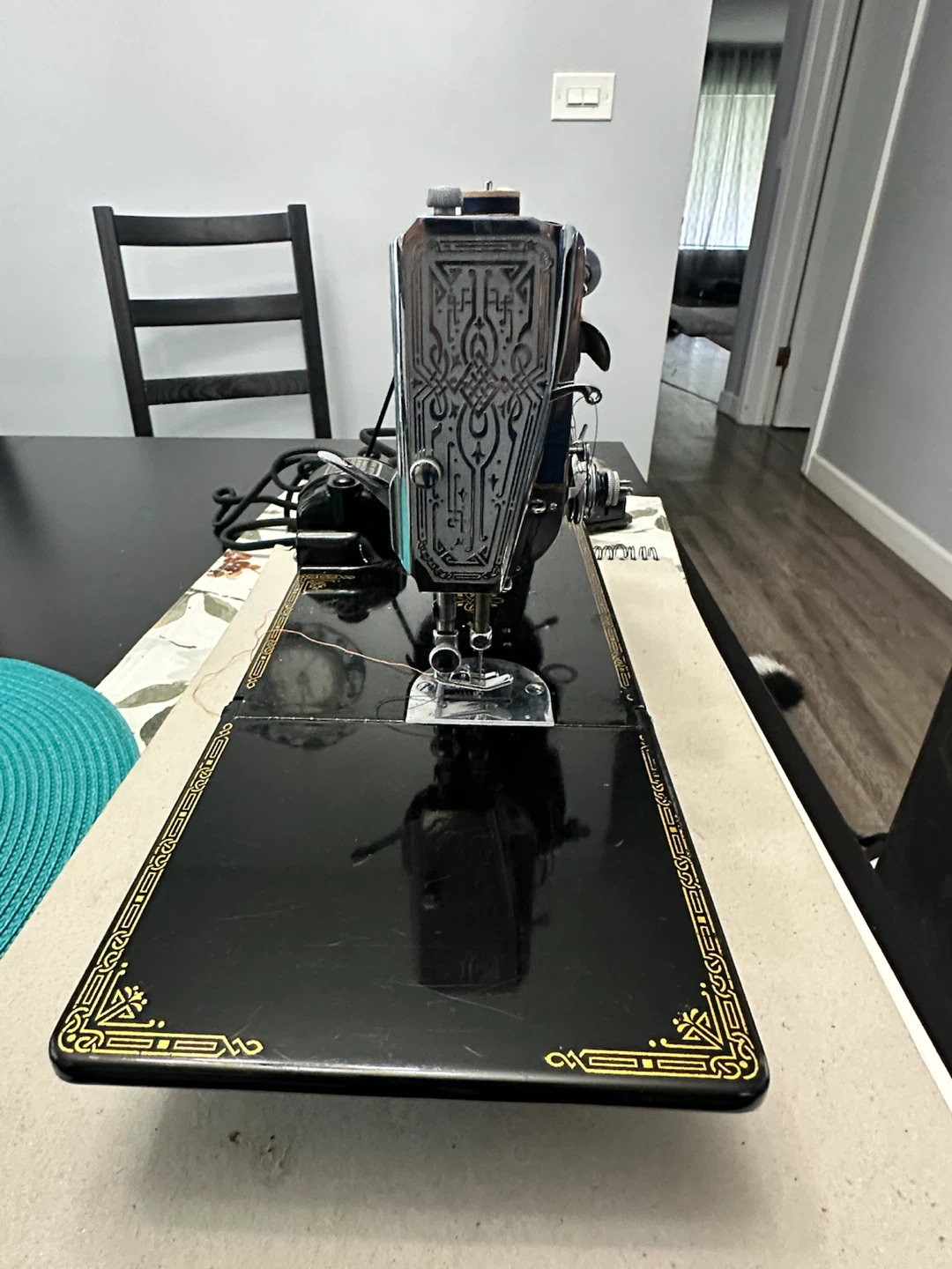 Vintage Singer Portable Electric Sewing Machine - photo 3