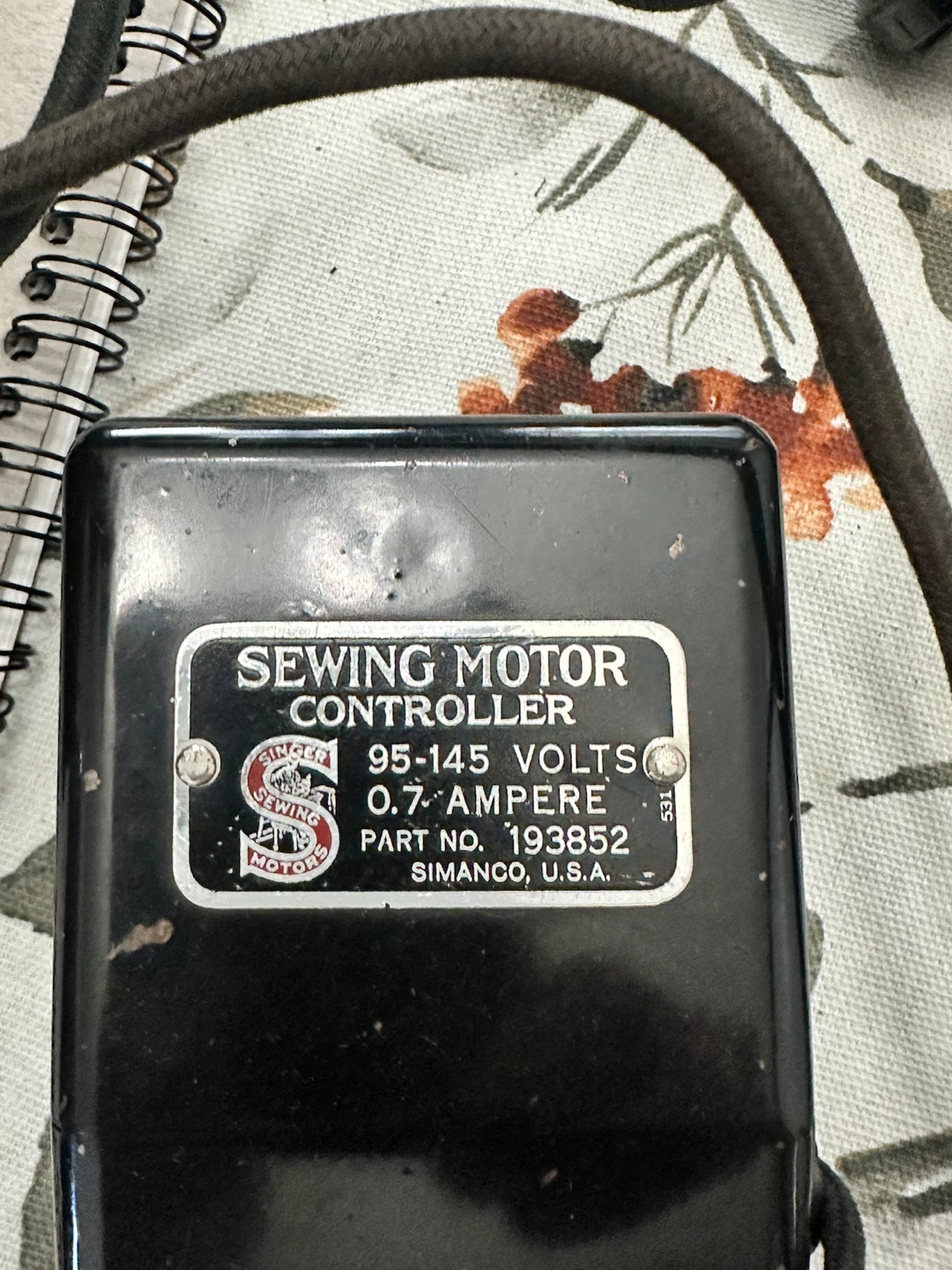 Vintage Singer Portable Electric Sewing Machine - photo 5