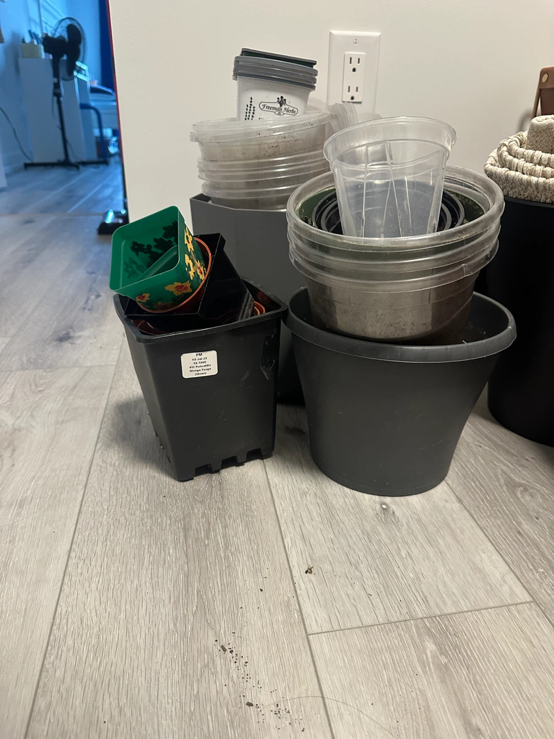 Plastic pots