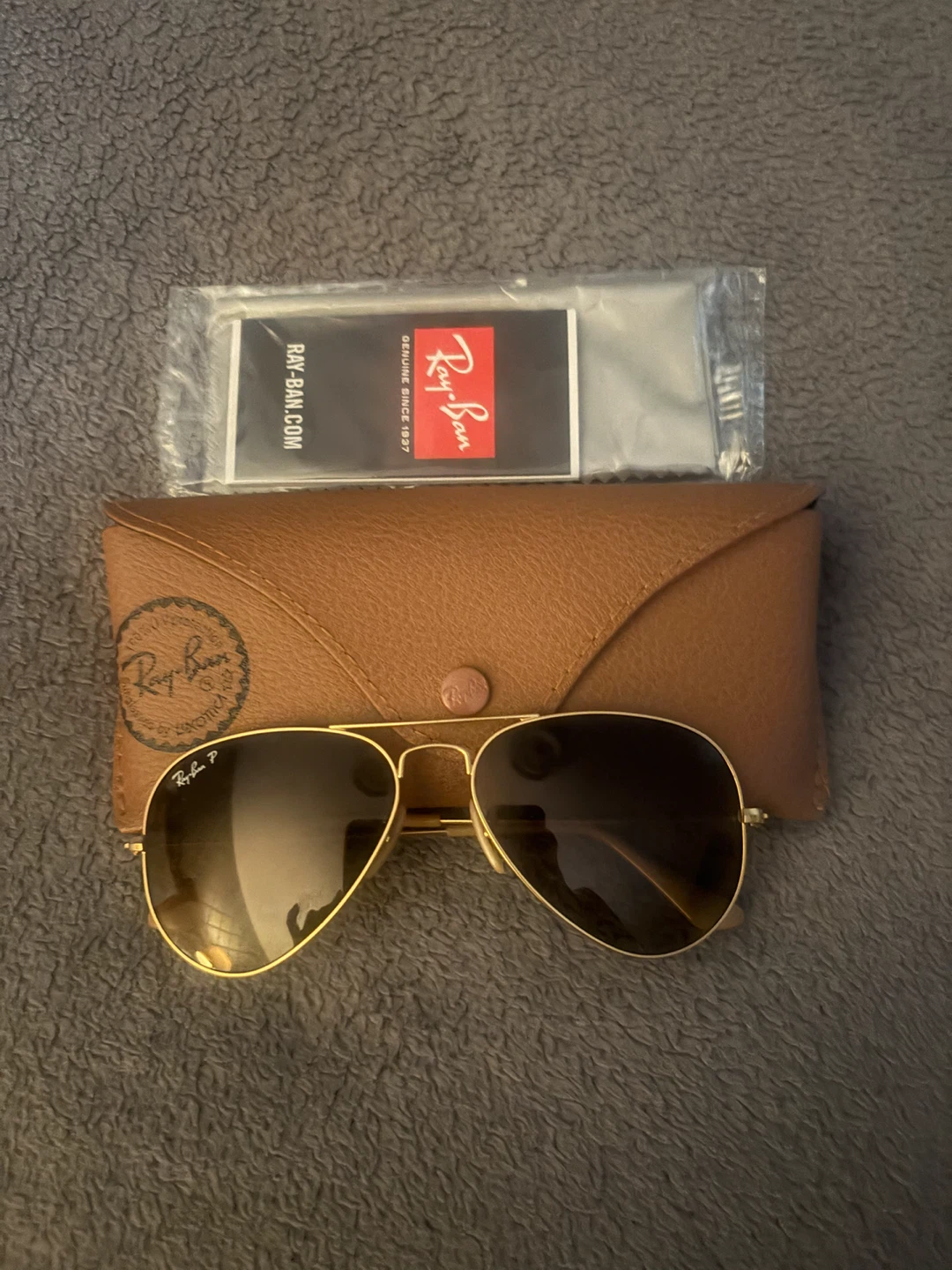 Ray-Ban Aviator Sunglasses with Case and Cloth