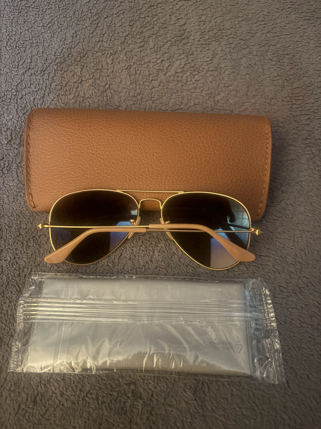 Ray-Ban Aviator Sunglasses with Case and Cloth - photo 2