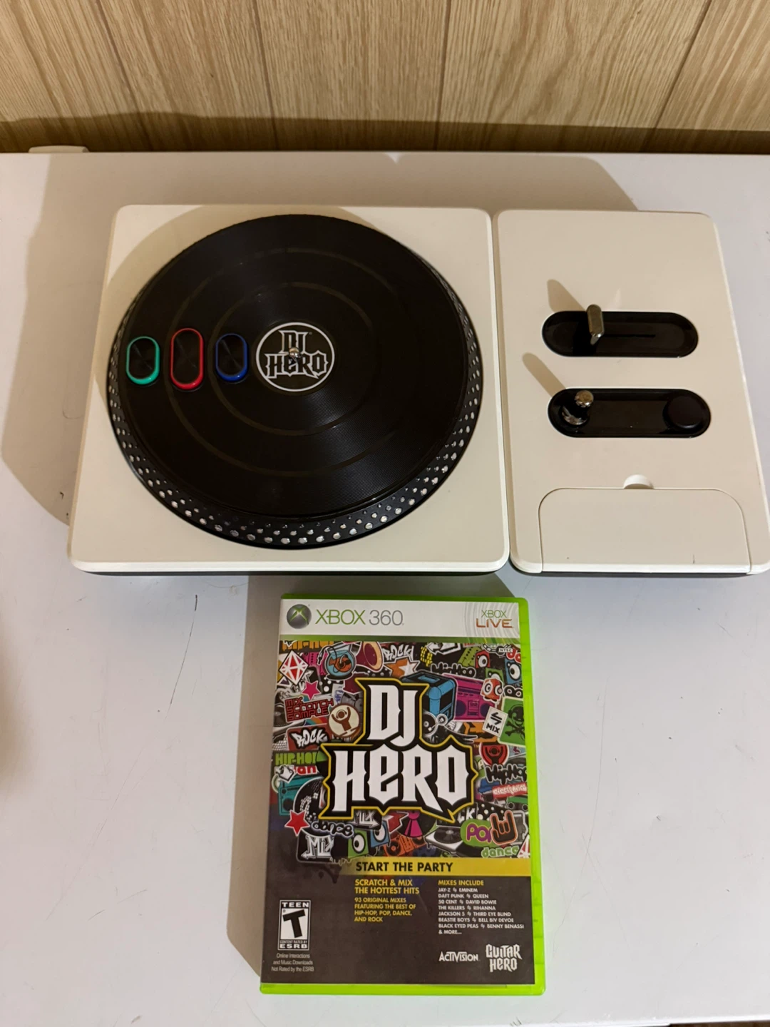 DJ Hero Turntable Controller with DJ Hero Game for Xbox 360