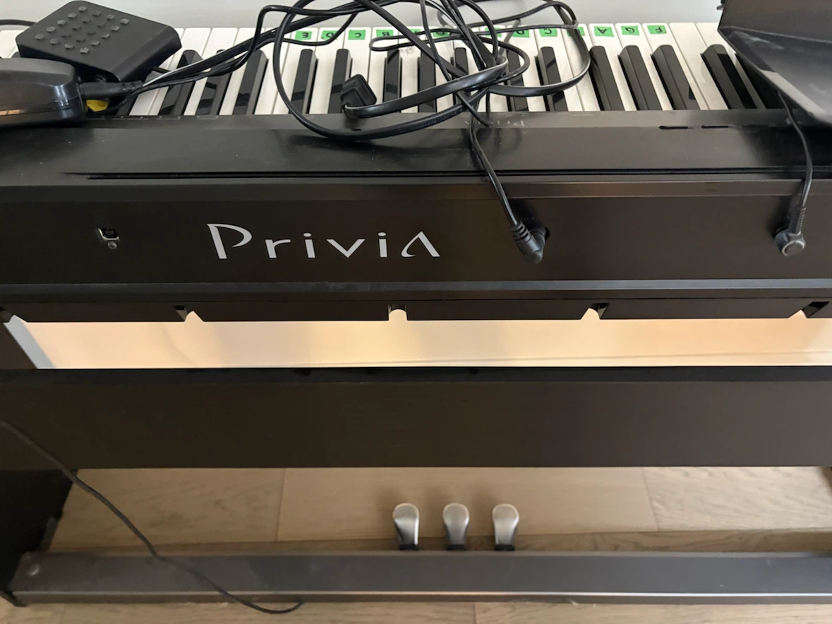 Casio Privia Digital Piano with Pedals - photo 2