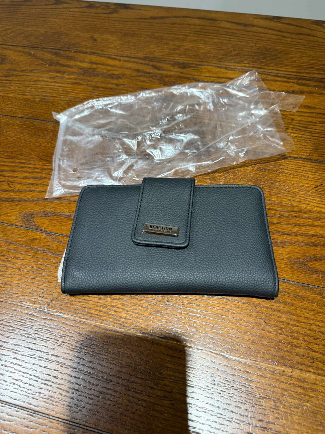 Kenneth Cole Reaction Black Faux Leather Wallet - photo 2