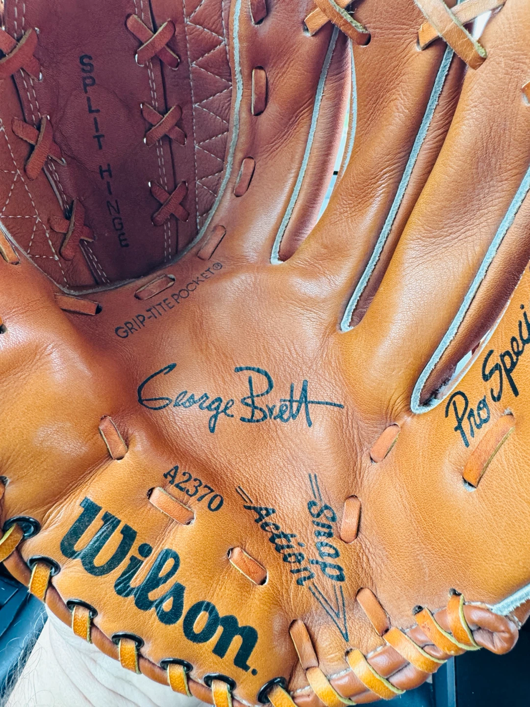 Wilson George Brett Pro Series Baseball 11” Youth Glove - photo 3