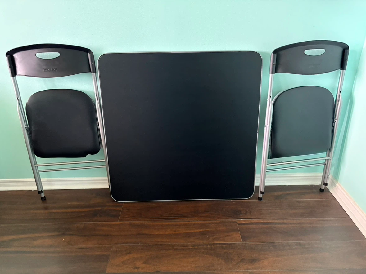 Folding Table with 2 Chairs