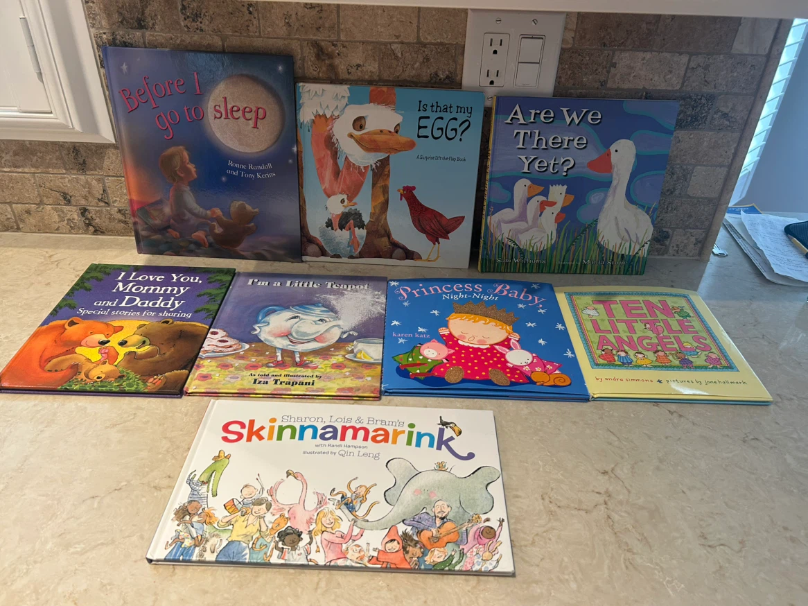 8 KIDS HARDCOVER BOOKS ALL FOR $20 (READ LISTING)