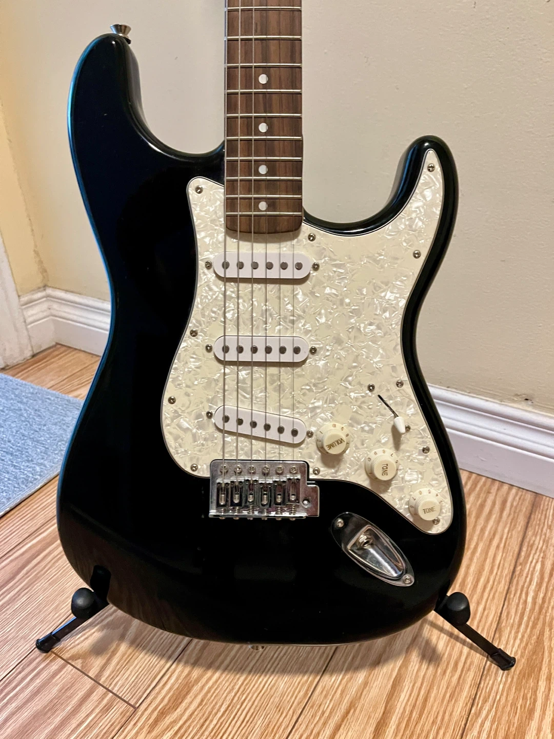 Squier Stratocaster Electric Guitar - photo 4