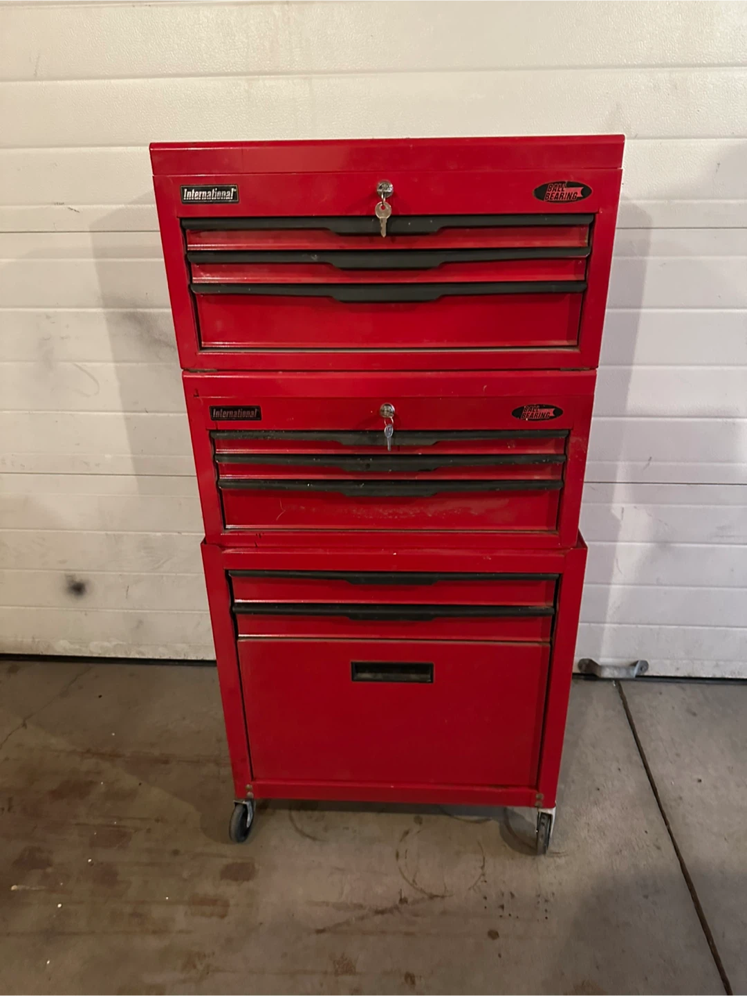 ToolBoxes on Wheels. Set if 3. (8. Drawers )