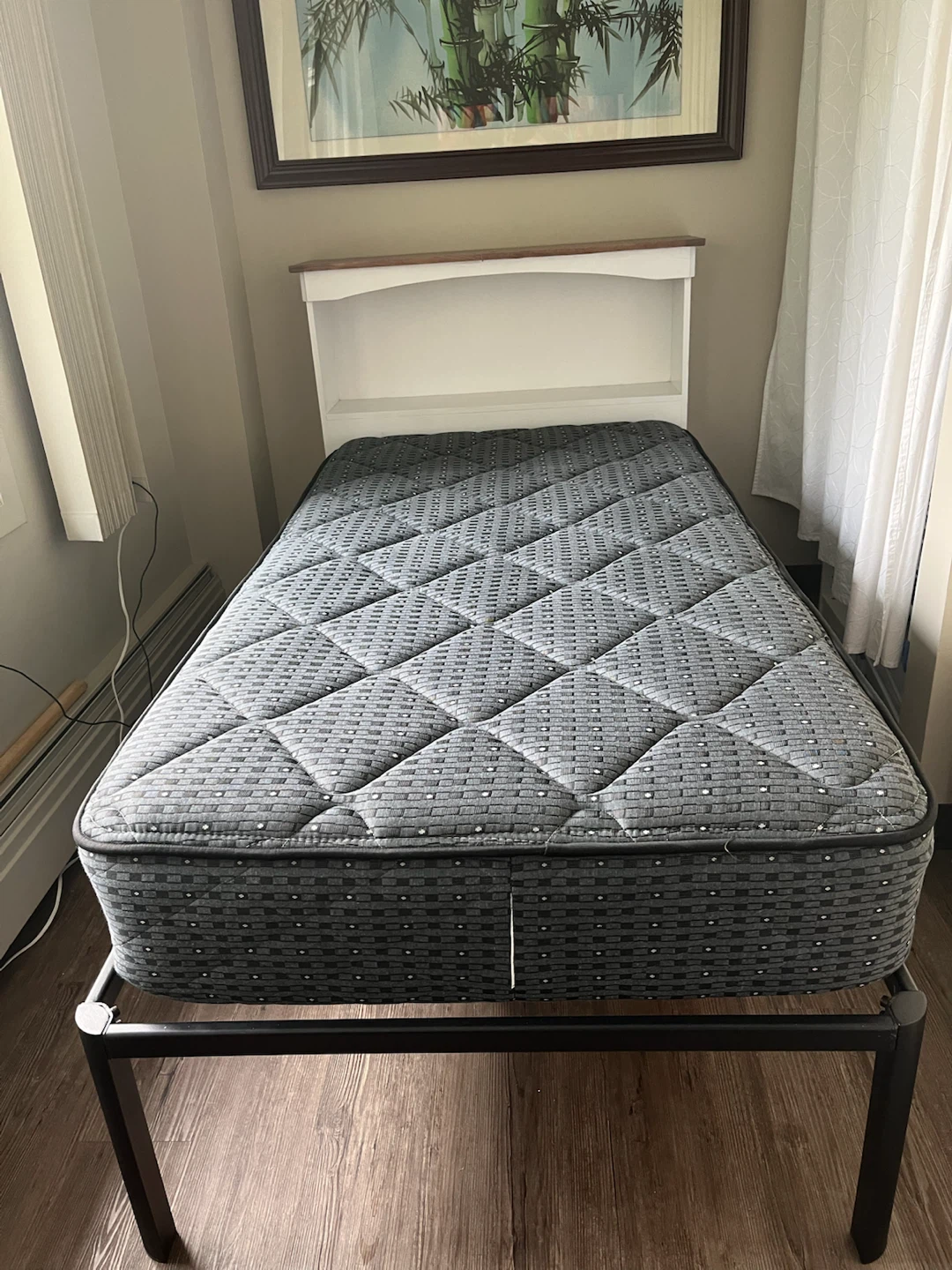 Complete twin bed and Beddings